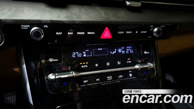 Kia Canival 2023 — photo 31