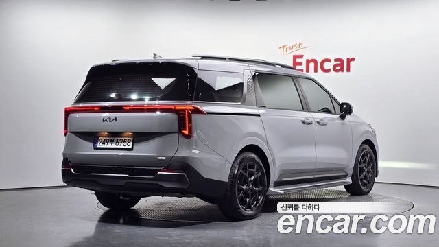 Kia Canival 2025 — photo 2
