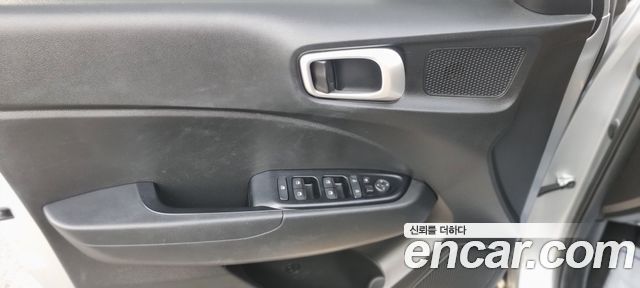 Hyundai Venue 2020 — photo 18