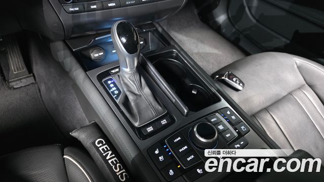 Hyundai Genesis 2016 — photo 9