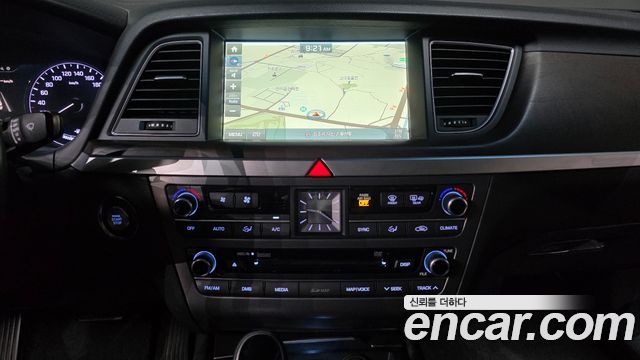 Hyundai Genesis 2016 — photo 16
