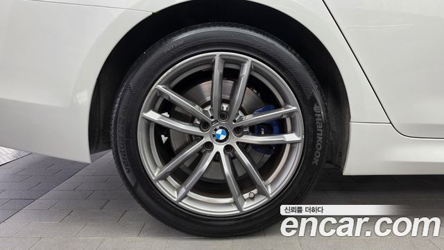 BMW 5-Series 2018 — photo 5