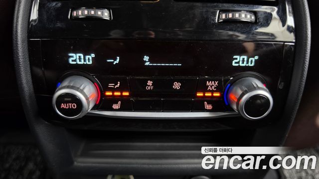 BMW 5-Series 2018 — photo 25