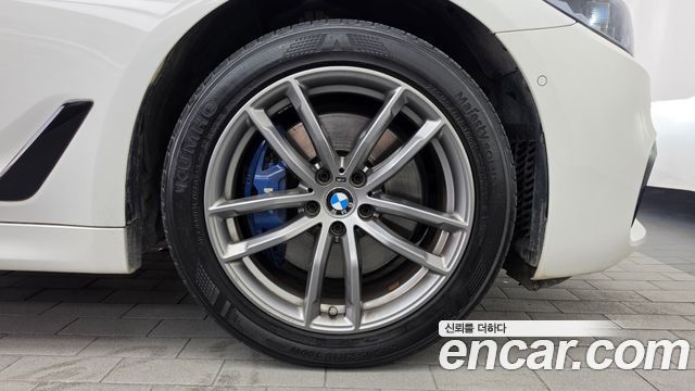 BMW 5-Series 2018 — photo 7
