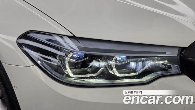 BMW 5-Series 2018 — photo 8