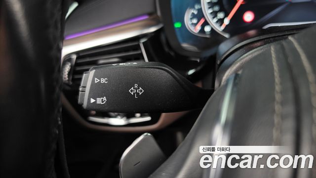 BMW 5-Series 2018 — photo 27