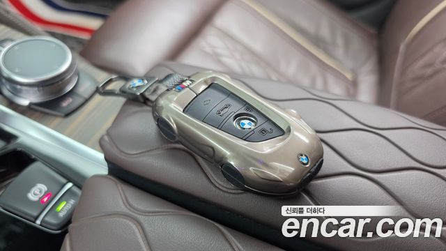 BMW 5-Series 2018 — photo 30