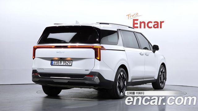 Kia Canival 2024 — photo 2