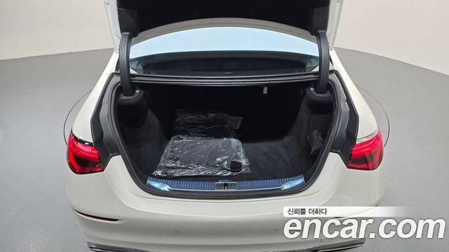 Mercedes-Benz S-Class 2022 — photo 23