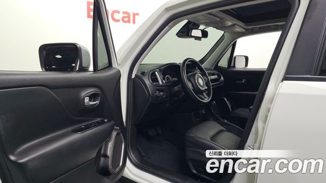 Jeep Renegade 2022 — photo 13