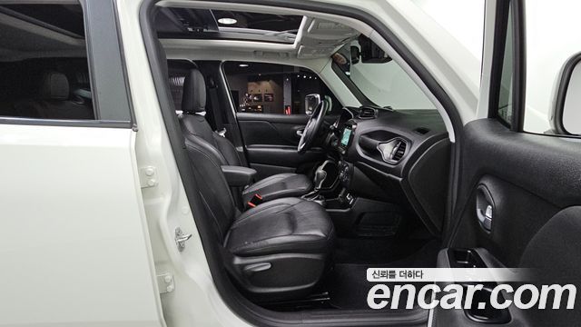 Jeep Renegade 2022 — photo 17