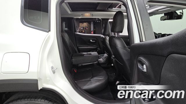 Jeep Renegade 2022 — photo 18