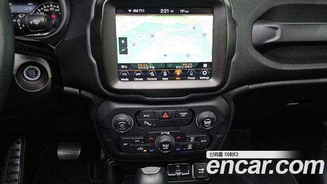 Jeep Renegade 2022 — photo 25