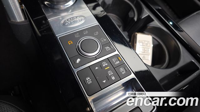 Land Rover Discovery 2018 — photo 12