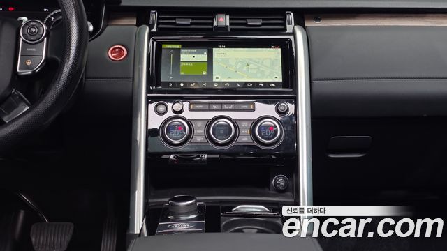Land Rover Discovery 2018 — photo 20