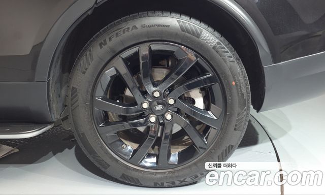 Land Rover Discovery 2018 — photo 7