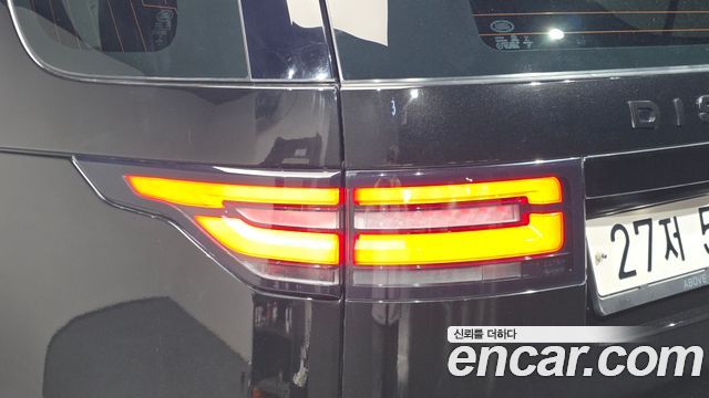 Land Rover Discovery 2018 — photo 9