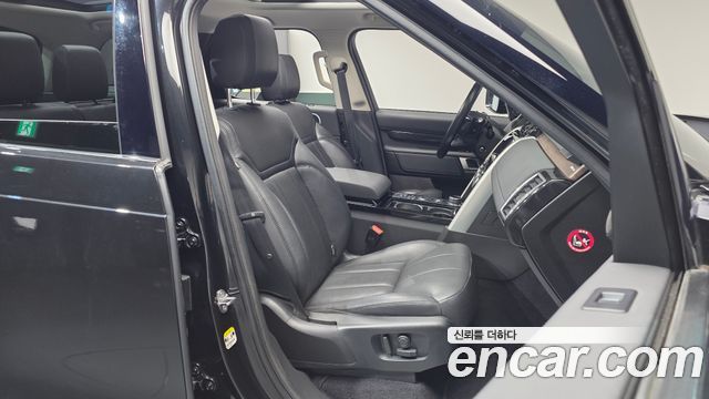 Land Rover Discovery 2018 — photo 16