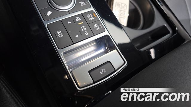 Land Rover Discovery 2018 — photo 27
