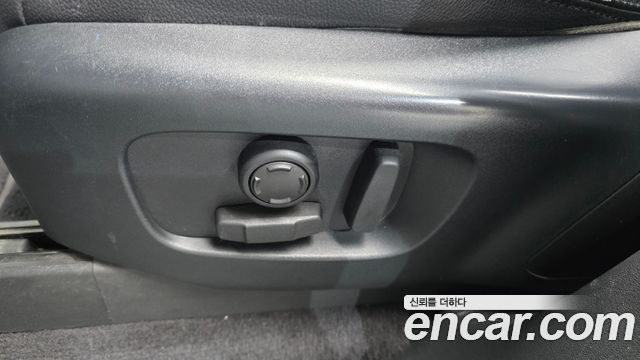 Land Rover Discovery 2018 — photo 31