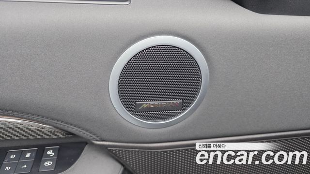Land Rover Discovery 2018 — photo 33