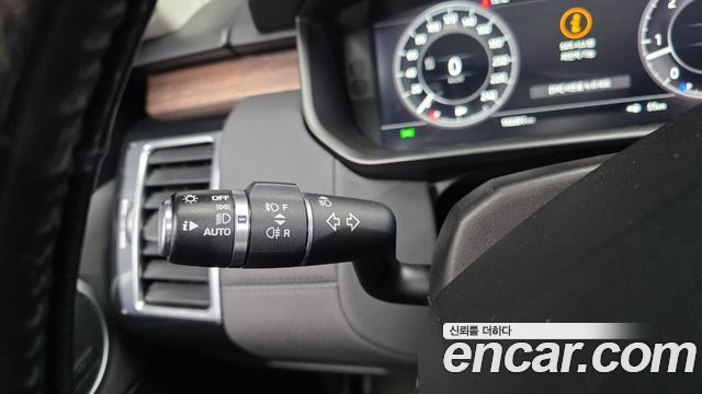 Land Rover Discovery 2018 — photo 37