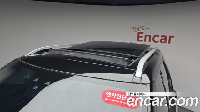 Land Rover Discovery 2018 — photo 38