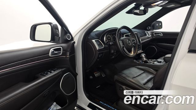 Jeep Cherokee 2018 — photo 13