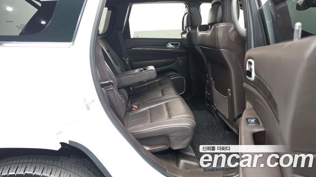 Jeep Cherokee 2018 — photo 17