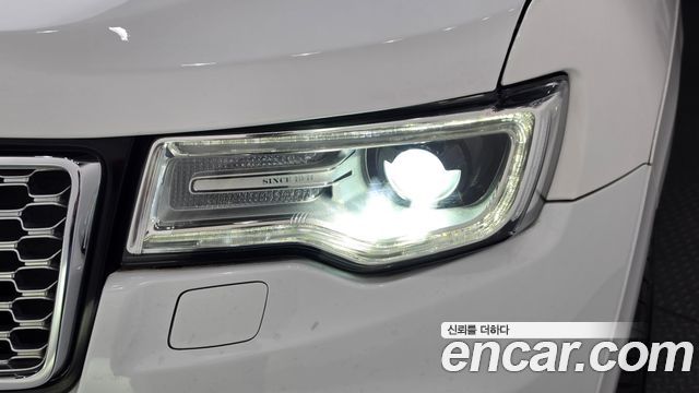 Jeep Cherokee 2018 — photo 8
