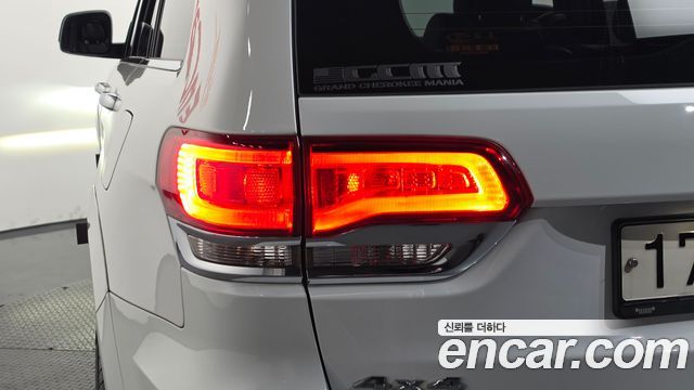 Jeep Cherokee 2018 — photo 9