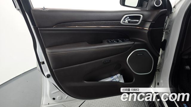 Jeep Cherokee 2018 — photo 14