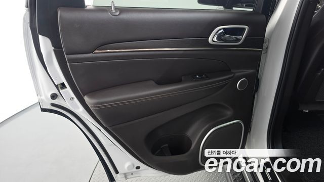 Jeep Cherokee 2018 — photo 15
