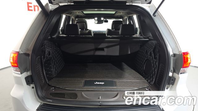 Jeep Cherokee 2018 — photo 30