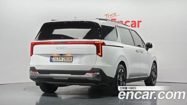Kia Canival 2024 — photo 2