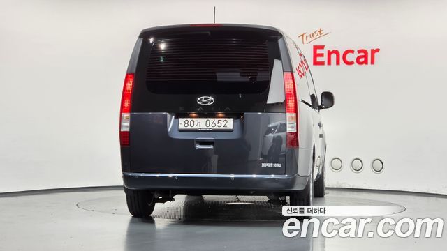Hyundai Staria 2022 — photo 4