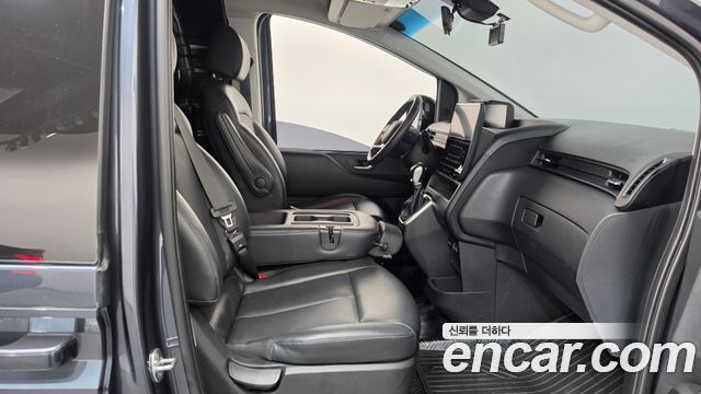 Hyundai Staria 2022 — photo 16