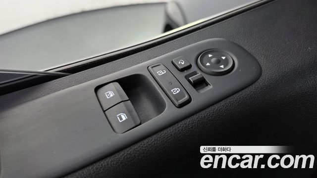 Hyundai Staria 2022 — photo 32