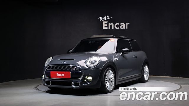Mini Cooper 2014 — photo 1