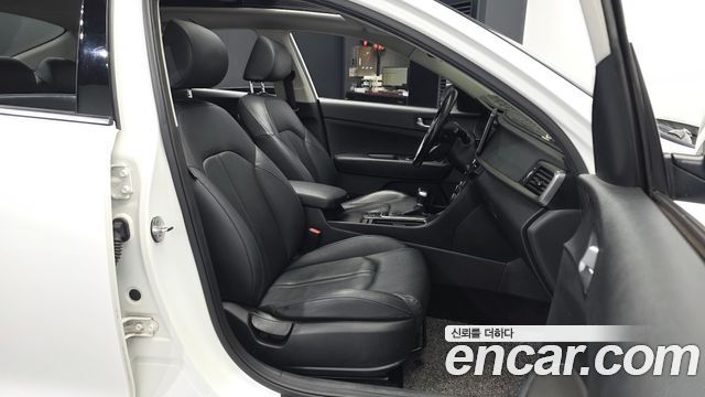 Kia K5 2019 — photo 12