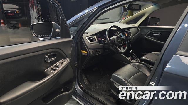Kia Carens 2014 — photo 13