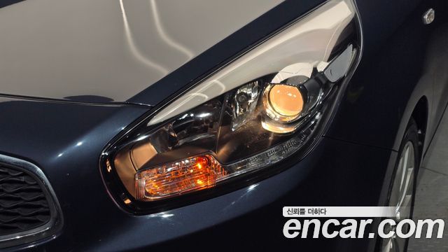 Kia Carens 2014 — photo 8