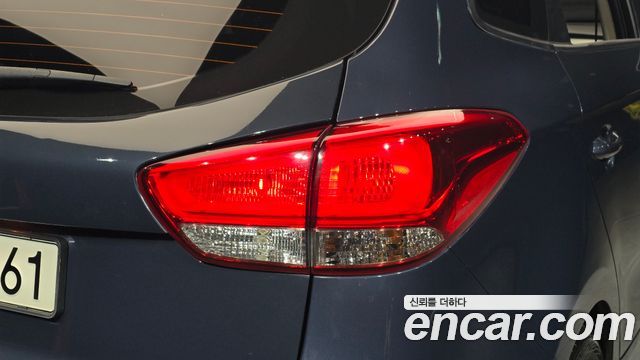 Kia Carens 2014 — photo 9
