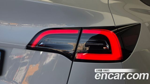 Tesla Model Y 2024 — photo 9
