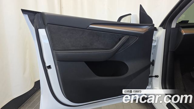 Tesla Model Y 2024 — photo 14