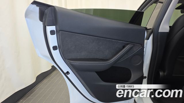 Tesla Model Y 2024 — photo 15