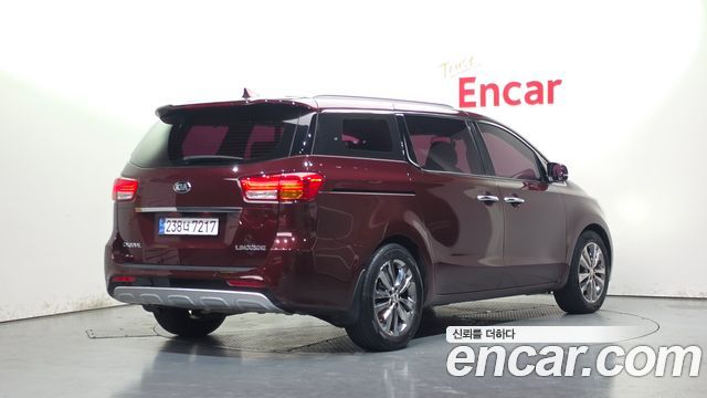 Kia Canival 2018 — photo 2