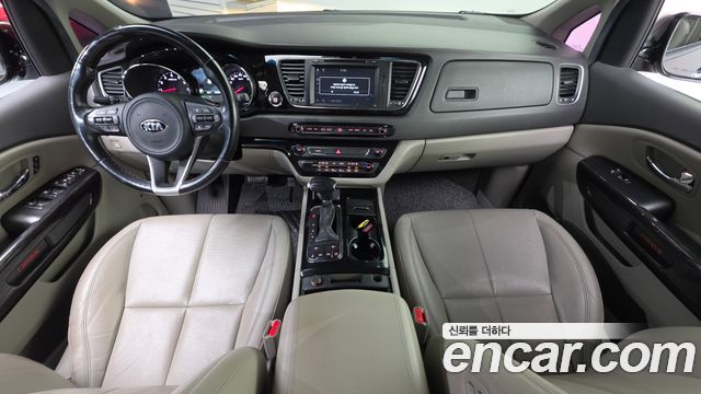 Kia Canival 2018 — photo 10