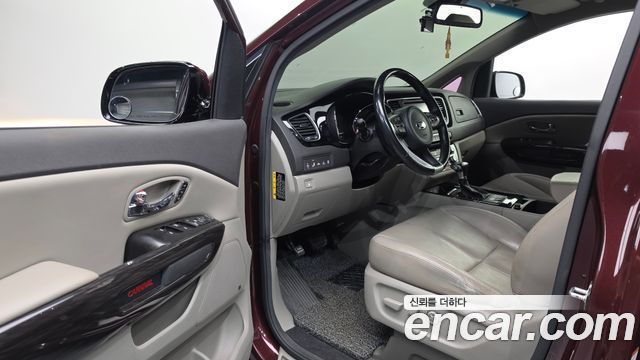 Kia Canival 2018 — photo 13