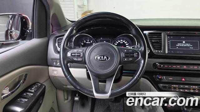 Kia Canival 2018 — photo 19